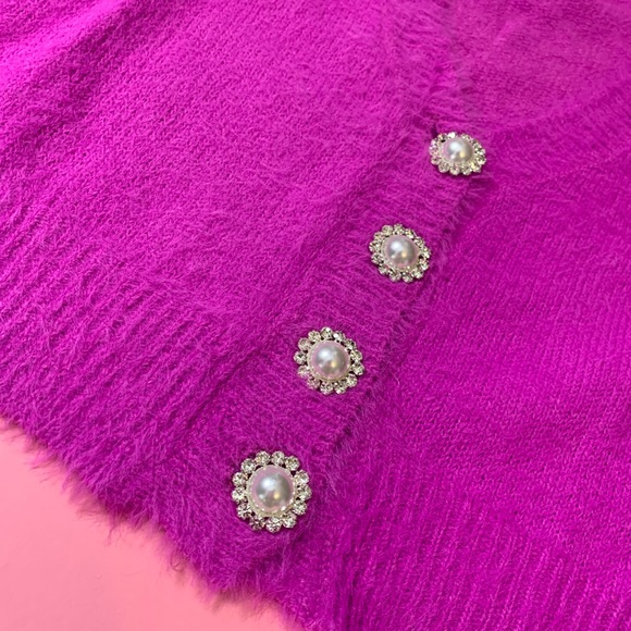 ‼️NEW‼️SHIPS TODAY📦 Fushia Plush Crop Sweater - Picture 6 of 7